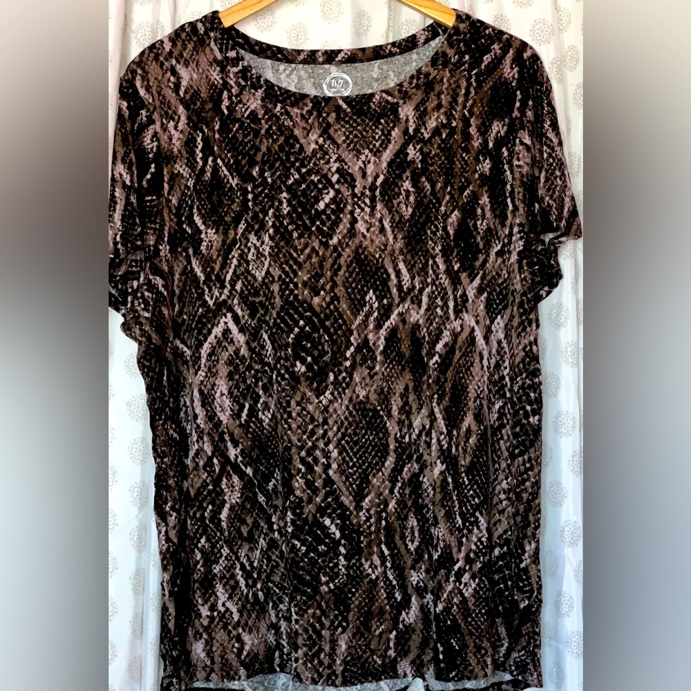 Maurice’s 24/7 tshirt Snake skin pattern